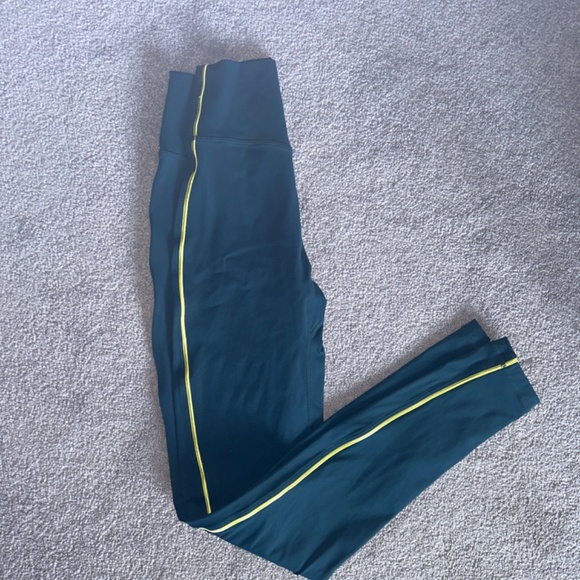 Buff bunny Expedition Legging - Picture 3 of 3